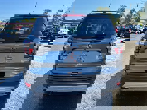 Used 2018 Ford Escape SE image 6