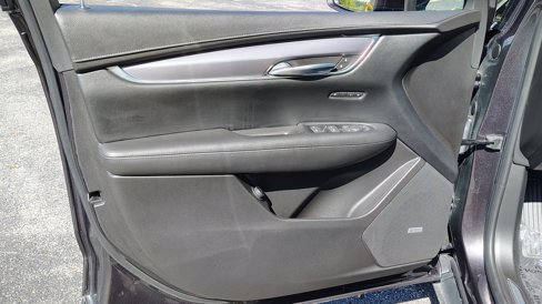 Used 2017 Cadillac XT5 Luxury w/ Driver Awareness Package image 9