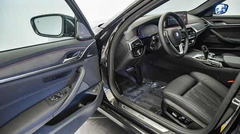 Certified 2023 BMW 530i w/ Premium Package image 23