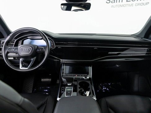 Used 2019 Audi Q8 Premium image 10