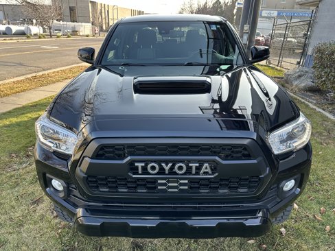 Used 2020 Toyota Tacoma TRD Off-Road image 12
