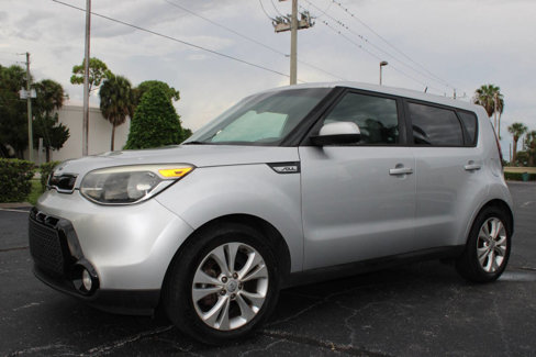 Used 2016 Kia Soul + image 2