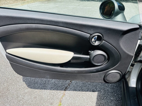 Used 2013 MINI Cooper Convertible image 34