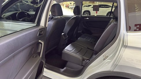 Used 2019 Volkswagen Tiguan SEL Premium w/ 3rd Row Seat Package image 29
