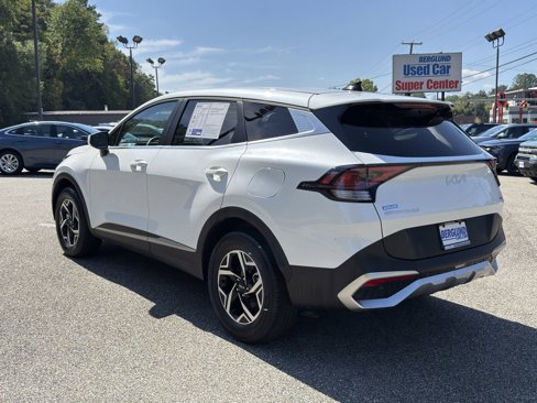 Used 2024 Kia Sportage LX image 6