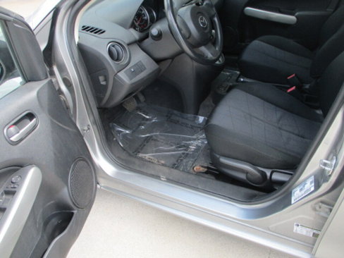 Used 2014 MAZDA MAZDA2 Sport image 9