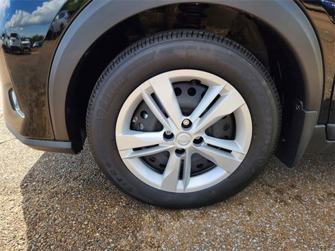 Certified 2025 Nissan Kicks Play S image 27