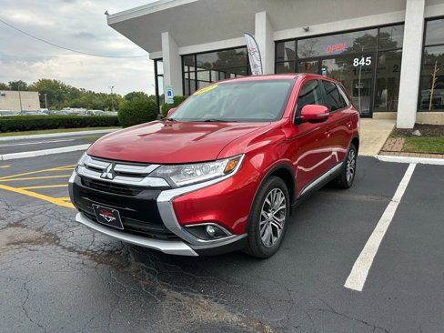 Used 2017 Mitsubishi Outlander SE image 3