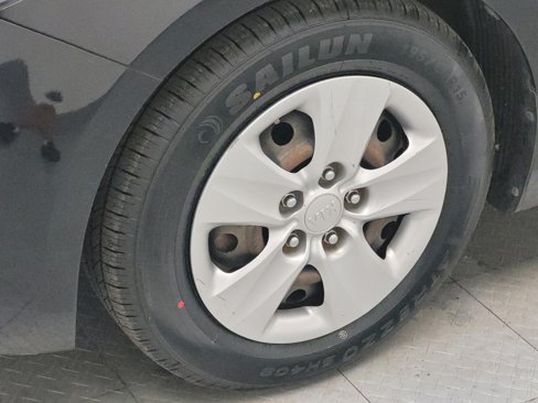 Used 2018 Kia Forte LX w/ LX Rear Camera Package image 31