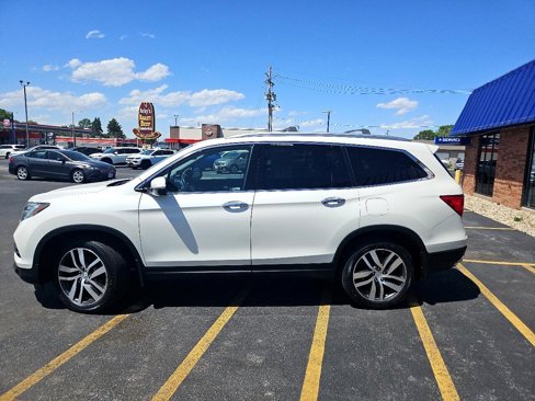 Used 2017 Honda Pilot Touring image 2