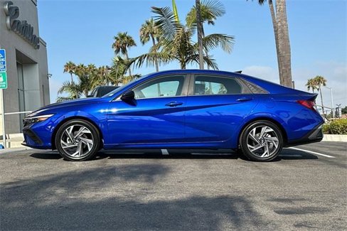 Certified 2025 Hyundai Elantra Sport image 7