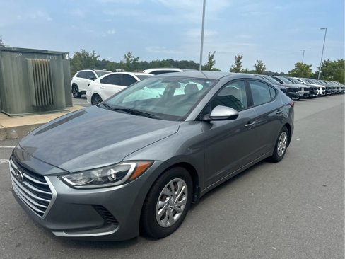 Used 2017 Hyundai Elantra SE image 2