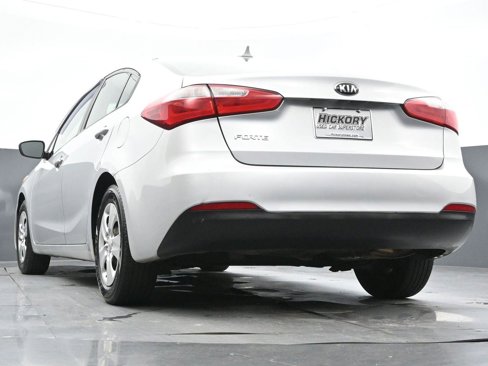 Used 2016 Kia Forte LX image 37