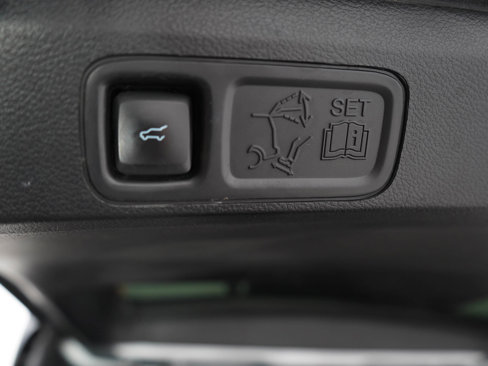 Used 2020 Ford Expedition Limited w/ Equipment Group 301A image 16