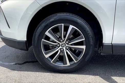 Used 2021 Toyota Venza LE w/ Carpet Mat Package (TMS) image 30