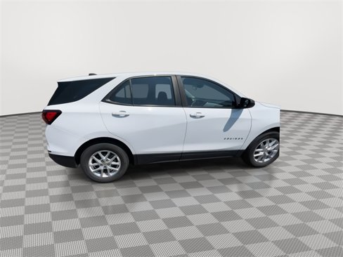 Used 2022 Chevrolet Equinox LS image 9