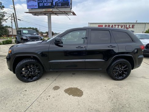 Used 2020 Jeep Grand Cherokee Altitude image 5