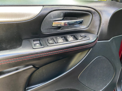 Used 2018 Dodge Grand Caravan GT image 20
