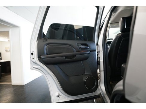 Used 2010 Cadillac Escalade AWD image 17