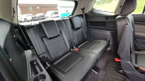 Used 2023 Volkswagen Atlas SE w/ Black Wheel Package image 46