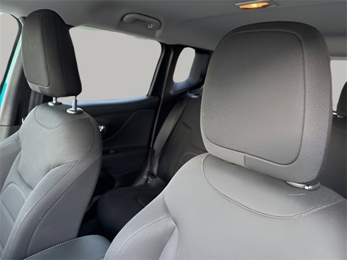 Used 2022 Jeep Renegade Latitude w/ Convenience Group image 8