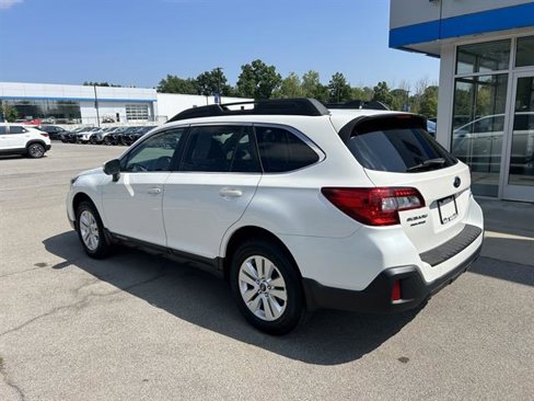 Used 2018 Subaru Outback 2.5i Premium image 3