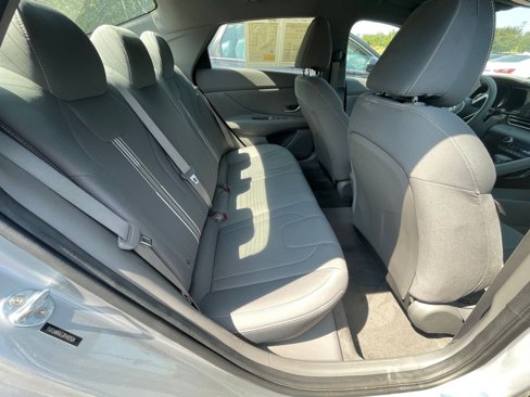 Used 2023 Hyundai Elantra SEL image 25