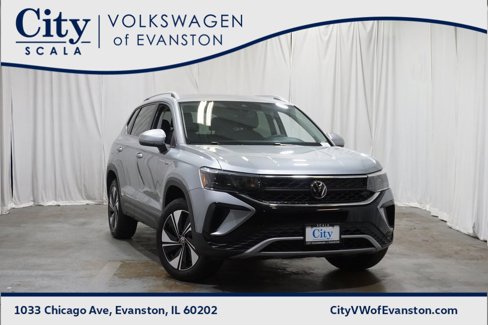 Certified 2024 Volkswagen Taos SE image 1