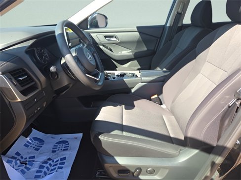 Used 2024 Nissan Rogue SV image 12