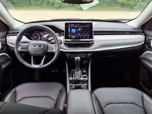 Used 2022 Jeep Compass Limited image 8
