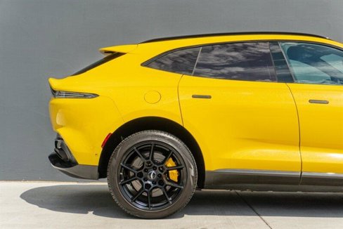Used 2021 Aston Martin DBX image 33
