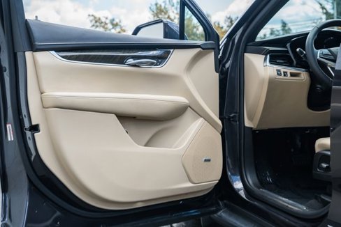 Used 2018 Cadillac XT5 AWD image 38