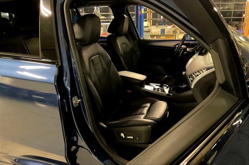 Used 2018 BMW X3 M40i image 8