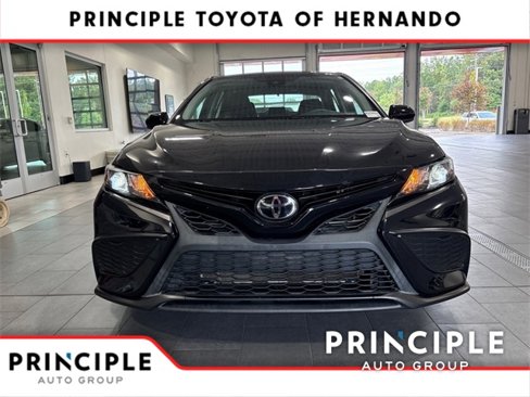 Used 2021 Toyota Camry SE w/ Carpet Mat Package (TMS) image 3