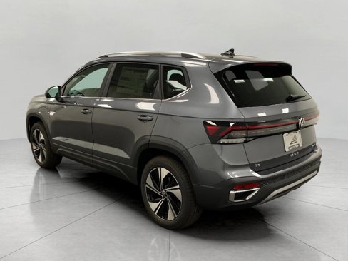 New 2025 Volkswagen Taos SE image 6