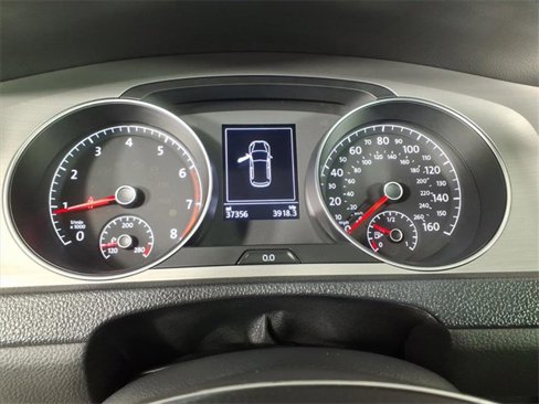 Used 2016 Volkswagen Golf SE image 28