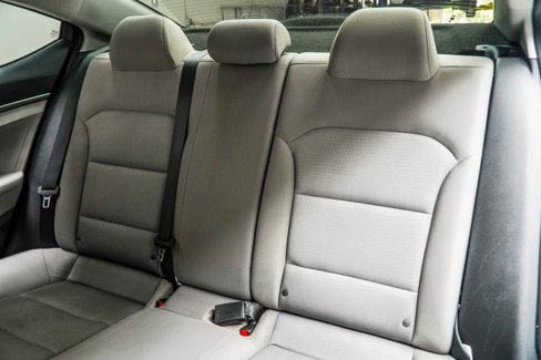 Used 2017 Hyundai Elantra SE image 28