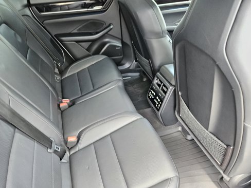 Certified 2024 Porsche Macan 4 Electric image 37