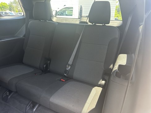 Used 2022 Chevrolet Traverse LT image 36