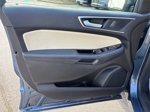 Used 2018 Ford Edge SEL w/ Equipment Group 201A image 26