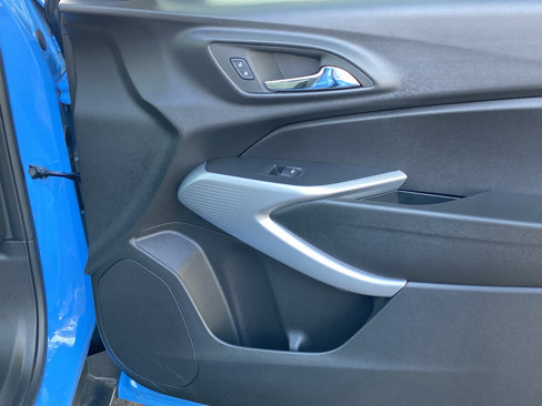 Used 2024 Chevrolet Trax RS w/ Sunroof Package image 27