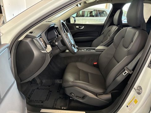 Certified 2025 Volvo XC60 B5 Plus image 16