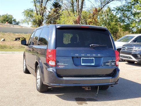 Used 2013 Dodge Grand Caravan R/T w/ Driver Convenience Group image 2