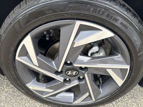 Certified 2025 Hyundai Elantra Sport image 9