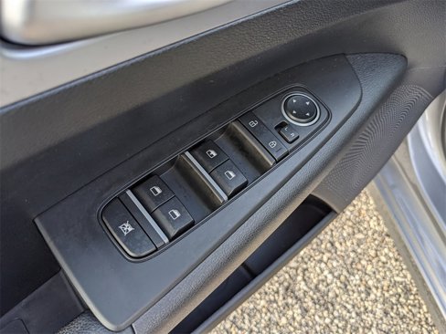 Used 2023 Kia Forte LXS image 18