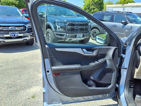 Used 2022 Ford Escape SEL image 13