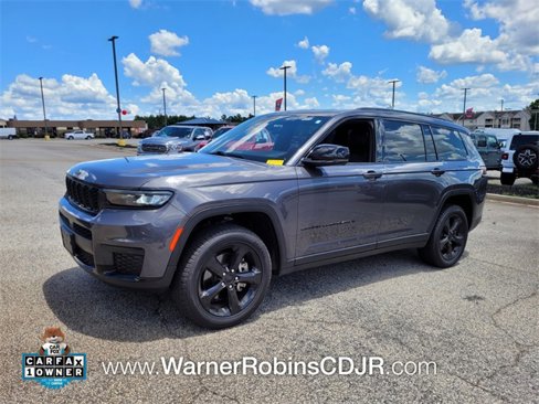 Used 2023 Jeep Grand Cherokee L Laredo image 3