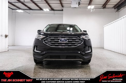 Used 2021 Ford Edge Titanium image 2