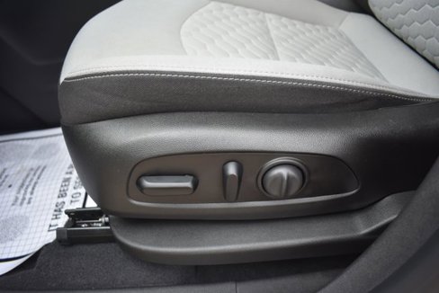 Used 2021 Chevrolet Equinox LT image 14