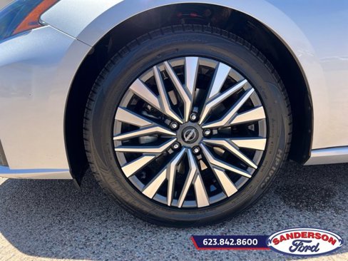 Used 2023 Nissan Altima 2.5 SV image 9
